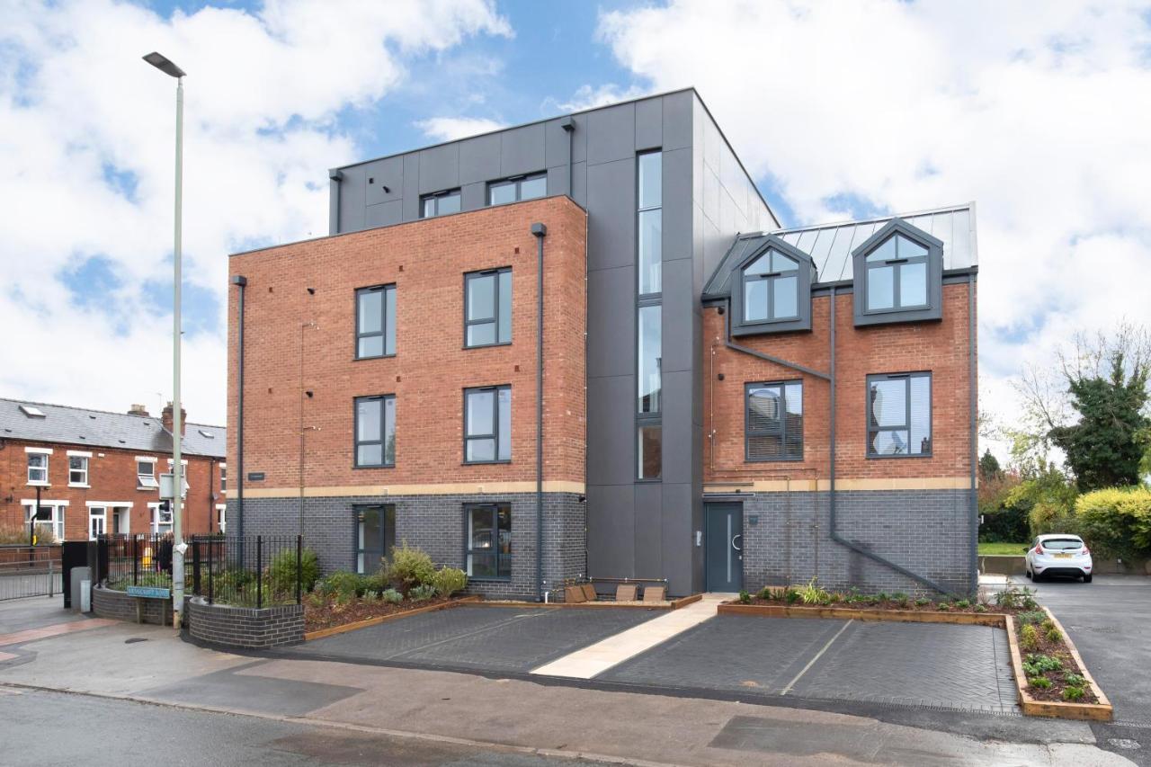 Elliot Oliver - Luxurious Two Bedroom Apartment With Parking Gloucester Bagian luar foto